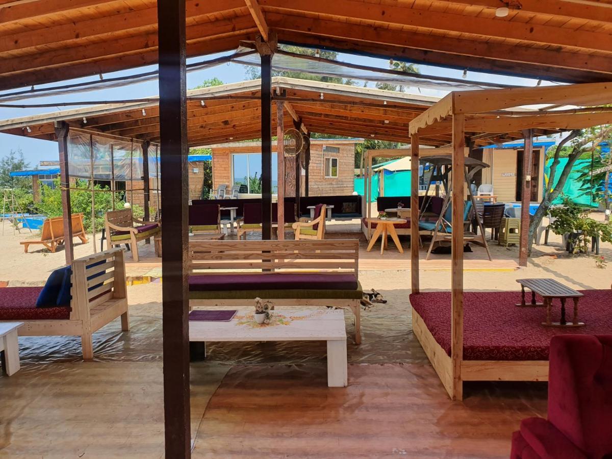 Love Temple Beach Resort Arambol Exteriör bild