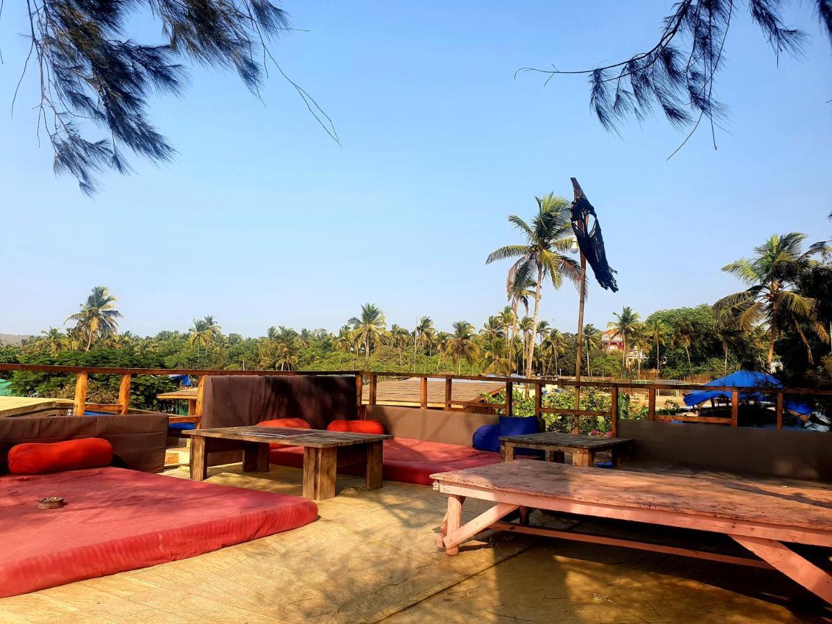 Love Temple Beach Resort Arambol Exteriör bild