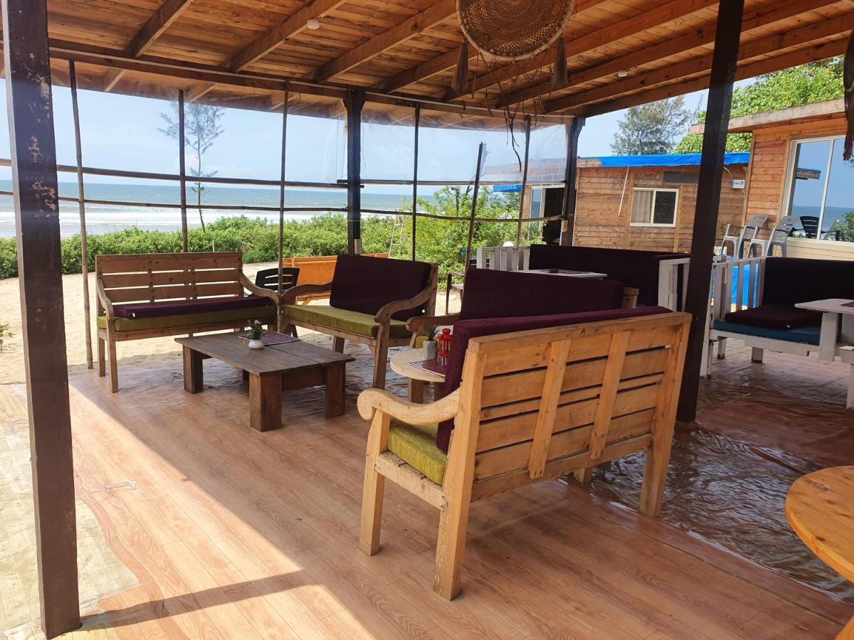 Love Temple Beach Resort Arambol Exteriör bild
